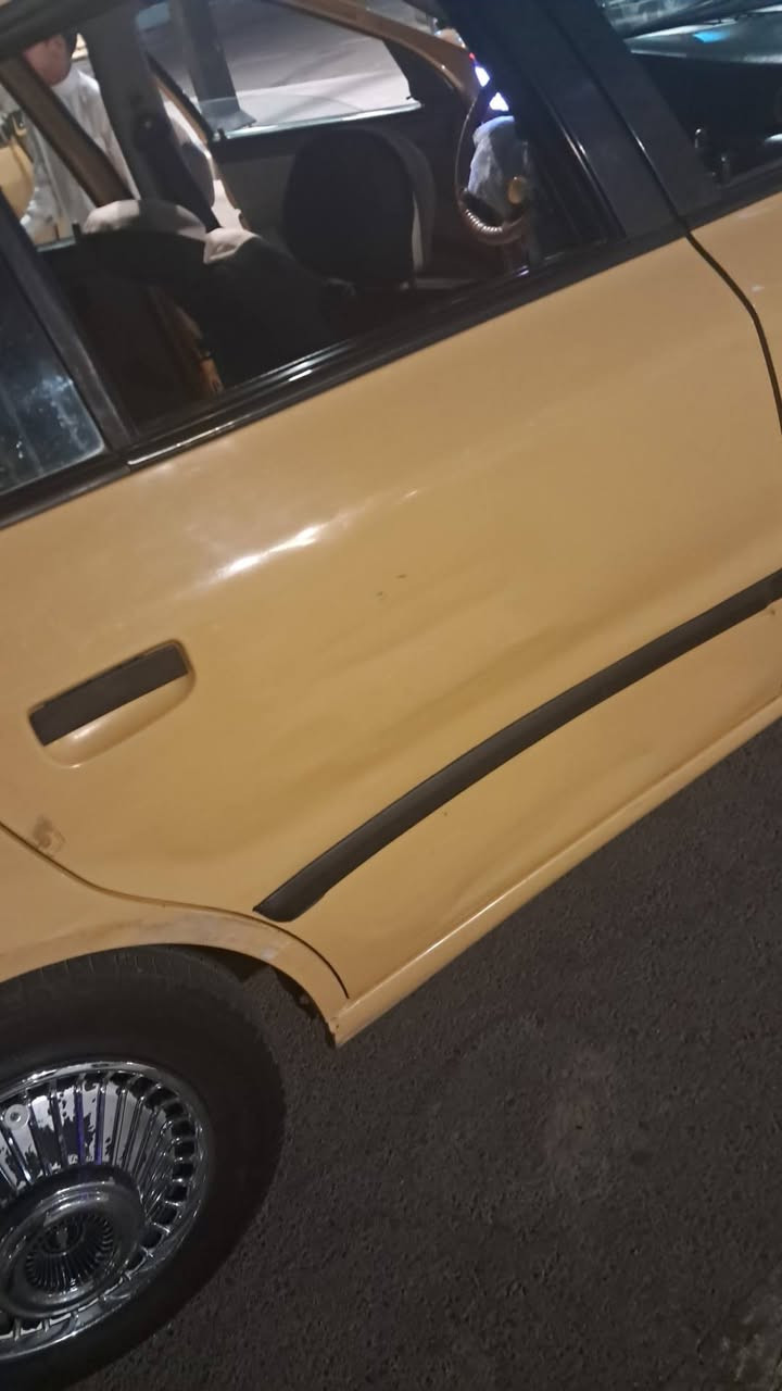 السلام عليكم خوان سمند للبيع ٢٠١١ سياره خير من الله مال جناي ومال عيشه مكينه وكير وكشر وتبريد ثلج صدر امامي خلفي جديد مكفوله السياره من الضربه القويه ضربه بالباب واضحه صورها مكاني دوره الصحه عارضها با٣٨ وبيها مجال للشراي ***********
