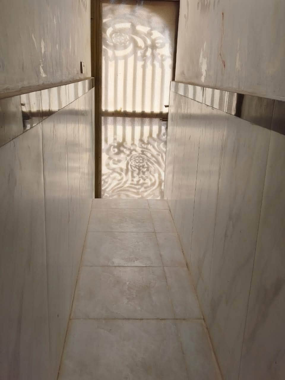 بيت للاجار التنومه شارع القاطع البيت نضيف ايجاره 450 للاستفسار ***********
