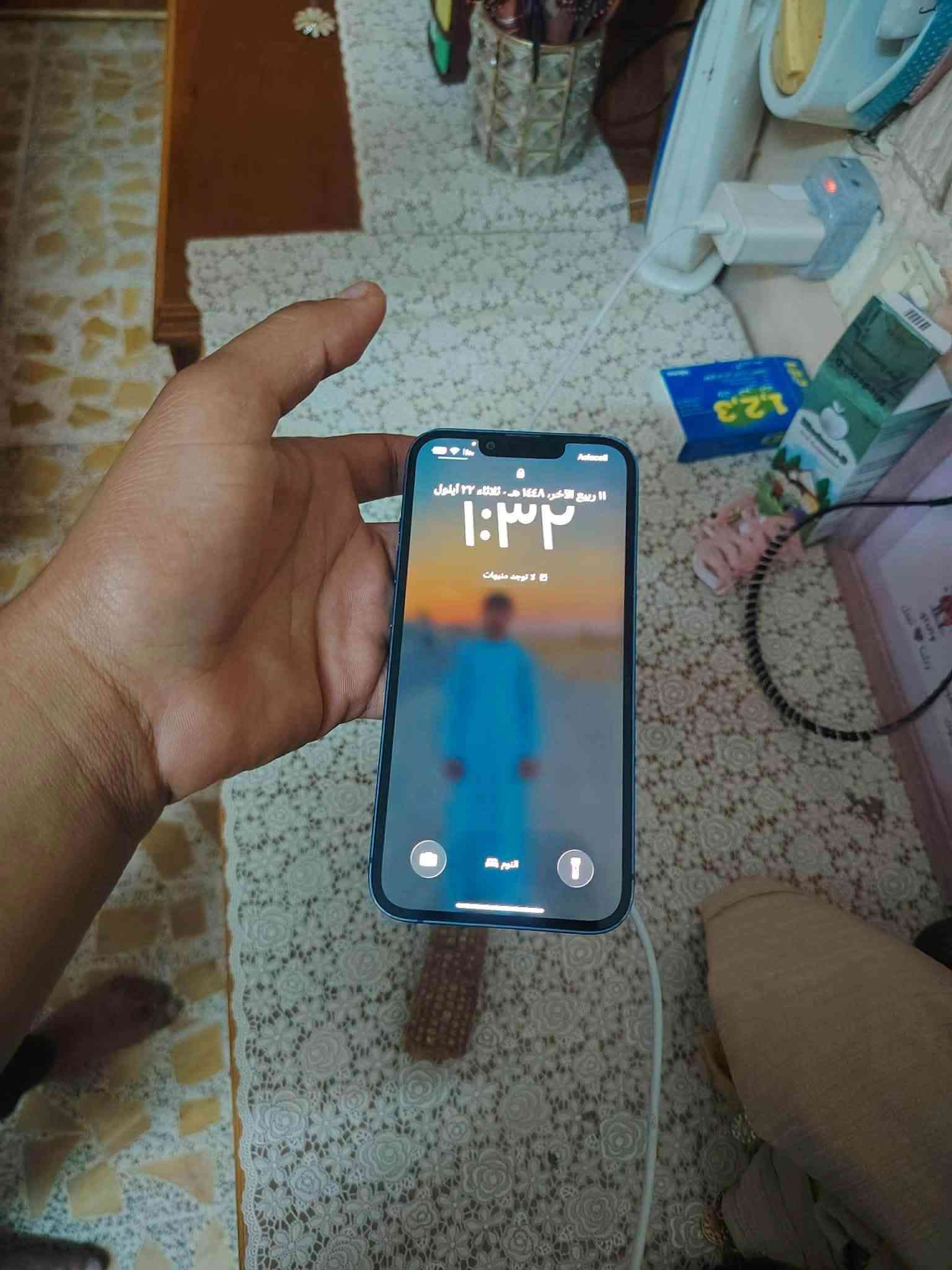 اسلام عليكم شباب ايفون13عادي جاز نضي ما مبدل ولا مفتوح الجهز نضيف الجهاز كله عل ابلاد جهز ذكره128او دبل سيم كارت جز نضيف غير اكو ضربه بل شاصي كلش خفيفه الجهز سعرو  450اوبي مجال لطيبين رجان ال مو شري لا يتعبني او هذه رقمي***********

نص مكتوب في الصور:
- كما هو الحال مع البطاريات القابلة لإعادة الشحن، بطارية الهاتف قابلة للاستهلاك وتصبح أقل فاعلية مع الوقت. معرفة المزيد... الحد الأقصى للقدرة ٨٠٪ هذا قياس لقدرة البطارية مقارنة بقدرتها عندما كانت جديدة. قد تتسبب القدرة المنخفضة بتقليل ساعات الاستخدام بين عملية الشحن والأخرى. أقصى قدرة للأداء ستساعد الأنظمة المضمنة في النظام والمكونات في تخفيف آثار الأداء التي قد تلاحظها أثناء التقدم الكيميائي في عمر بطارية iPhone. شحن البطارية المحسن للحد من استنزاف عمر البطارية، يتعلم ال iPhone من عادات الشحن اليومية، بحيث ينتظر ولا يتجاوز ٨٠٪ حتى يحين موعد حاجتك إلى استخدامه.