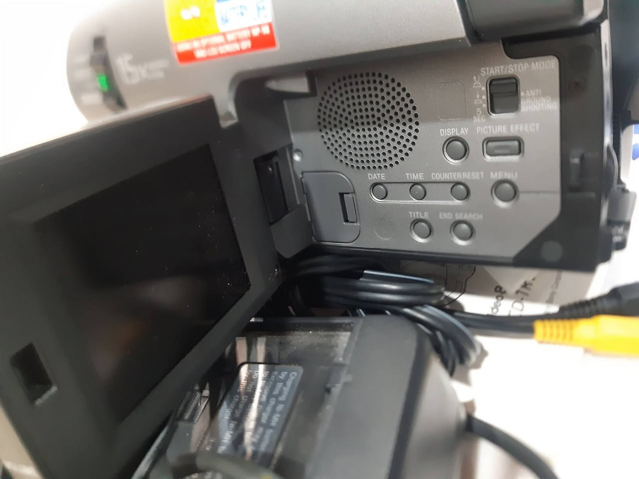 سلام عليكم كامره SONY
8 ملم جديد 100بالميه غراضها كامله بطاريتين فيشة عرض ع التلفزيون ريمون كتلوك مالته شرط الفحص زلغ مابيه سعرها 75 الف .البصره كرمة علي ماعندي توصيل 
***********

