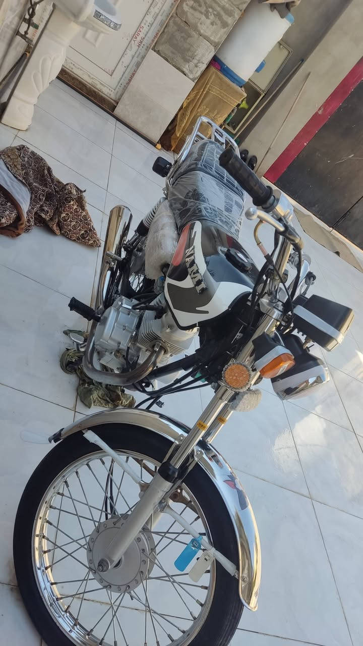 السلام عليكم نامه للبيع موديل 26 اخت الجديده اي نقص مابيها كبل لشارع المحرك تفيلس مامفيلس والسبايه وياها مال شلامجه السعر 675 وبيها مجال. مكان خالص فلكه مصطفئ جواد. ***********

