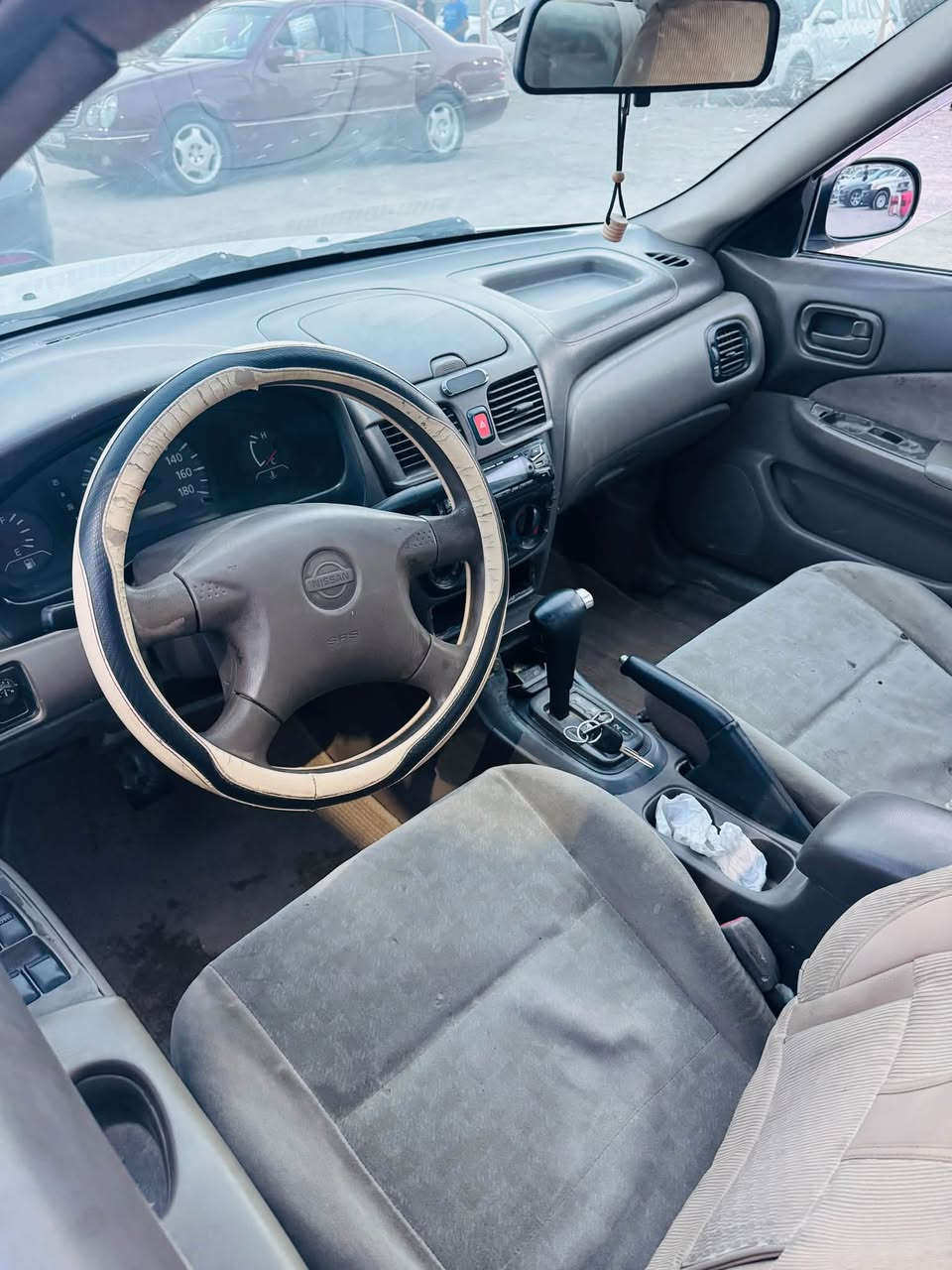 نيسان صني • ٢٠٠٠ • رقم انگليزي