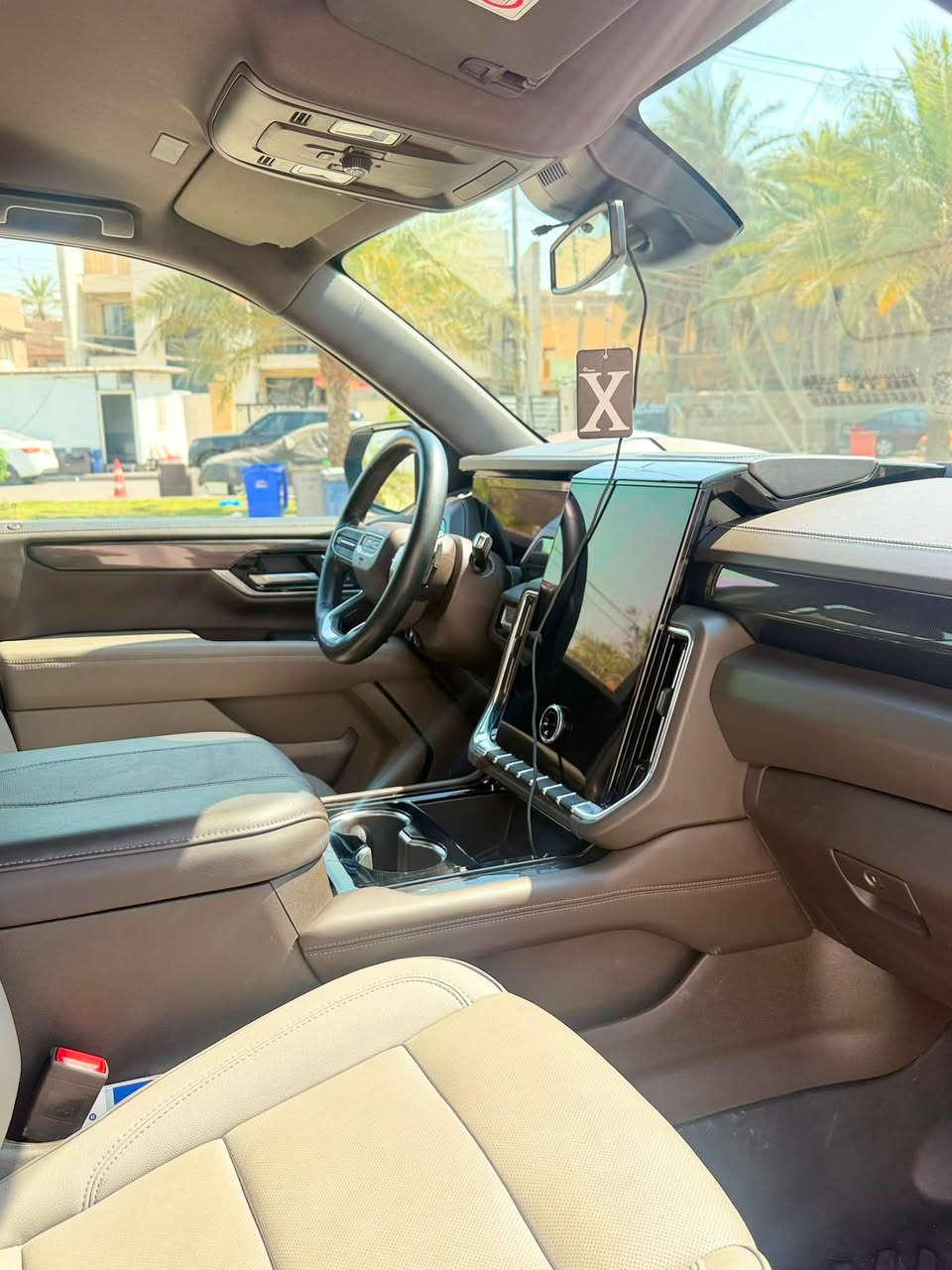 سلام عليكم

جمسي يوكن الفيشن 2025 

ا GMC Yukon ELEVATION 2025 

(((السياره مغلفه )))

 خليجي وكالة المنصور 

 ماشيه12 الف  

 موديل 2025

 حجم المحرك 5.3 V8 

 مفتاح التشغيل بصمة  

 تشغيل عن بعد 

 دفع ثنائي RWD

حساسات أمامية 

حساسات خلفية 

لايت زينون + LED 

 دخول بصمة ذكي 

 حجم الاطار R20 

 اشارة في المرايا الجانبية وكهرباء 

 ا ABS 

 دشبول شاشة ديجيتال 

 شاشة Apple Car play 

 سماعات سستم صوت شركه BOSE

 كاميرا دوارة 

لانارة الداخلية LED  

 مثبت السرعة Cruise 

 المودات والاوامر الصوتية 

 ا Bluetooth / T YPCE 

مخرج منفذ الطاقة 

السياره بعدها بحاله الزيرو

السونر موجود بلمنشور

رقم بغداد بأسمي 

السعر.640
 ورقه وبيها مجال بسيط 

مكان السياره بغداد السيديه

واي استفسار***********
