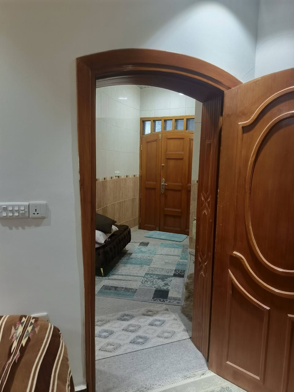 دار بالمهندسين درجه اولى طابقين مسلح اربع غرف نوم وصاله واستقبال ومطبخ حار وبارد 300م السعر 900 مليون الاتصال عل الرقم *********** ابواحمد@
