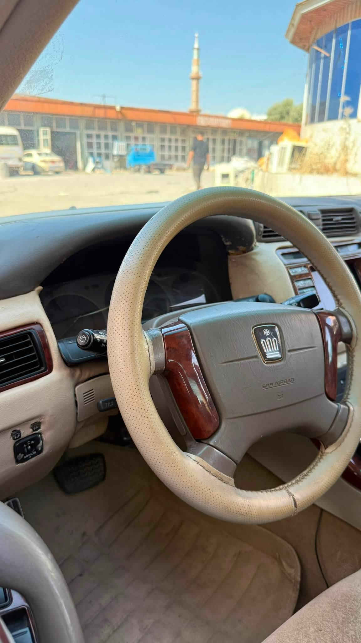 مەلیکەی موس ٣٨ گەڵا
مەلیکەی موس ٣٨ گەڵا
مەلیکەی موس 
دیفۆری بچوک 171 
کۆد و بارکۆدی پێوەیە 
پێشەوە لای سایەقی دەعمە 
پێش و دوا کریستاڵ و پەردە و چوار کوشن کارەبا 
***********
