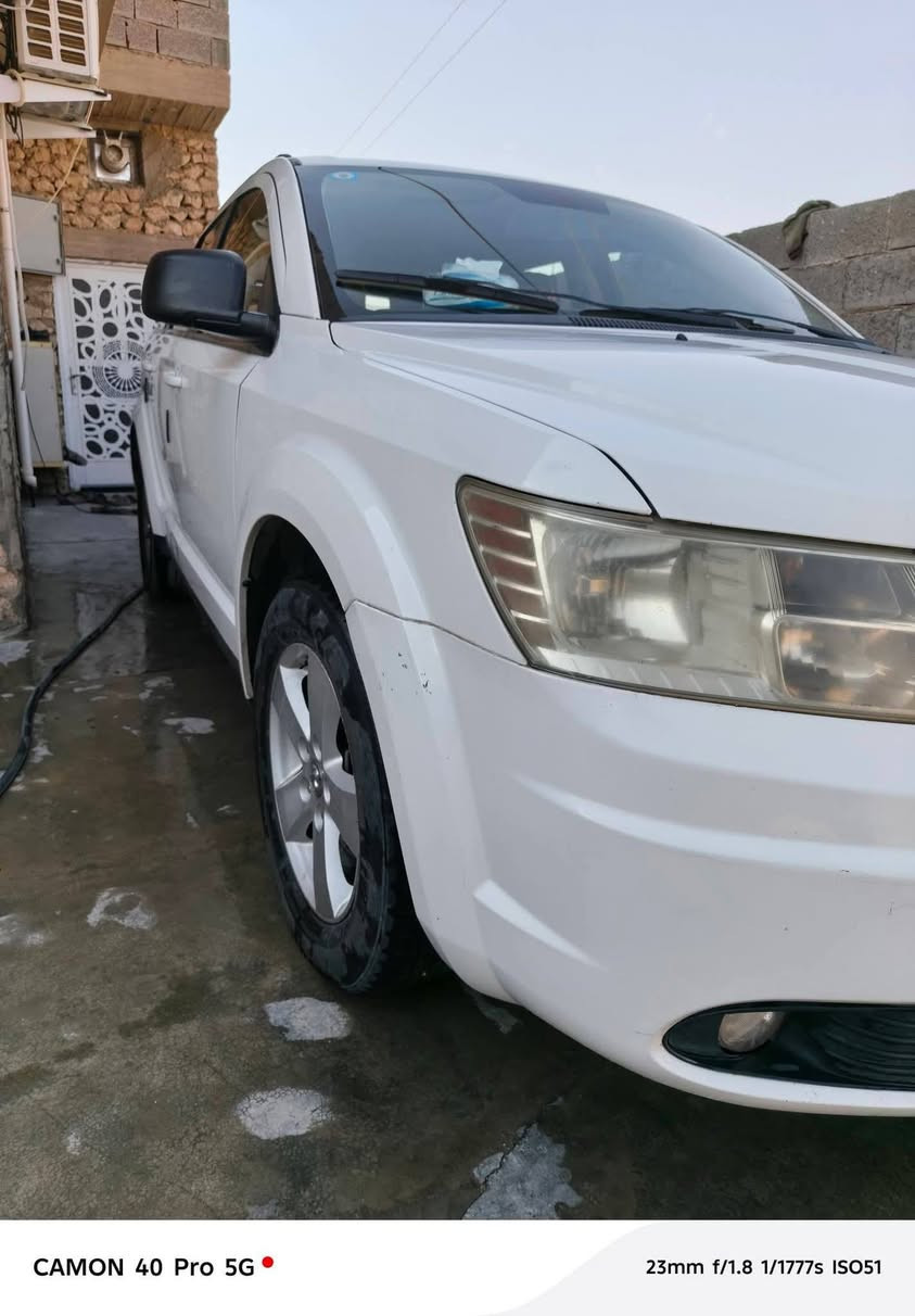 السلام عليكم
دوج جورني 2009للبيع 
سيارة خمسة راكب 
محرك6سلندر3500
كير محرك مكفولات 
السيارة وارد أمريكي 
الضرر ماله خلفي 
السيارة لاتنقيص ولا تبخير تبريد شغال قطعة وحدة وخير من الله هزة و سنوية جديدة لل31  تحويل مباشر صدر ٩٠٪ سيارة نضيفة ومال جناي السعر ٩٤ وبيه مجال بسيط مكاني الأنبار حديثة 
للاستفسار الاتصال على الرقم ***********
