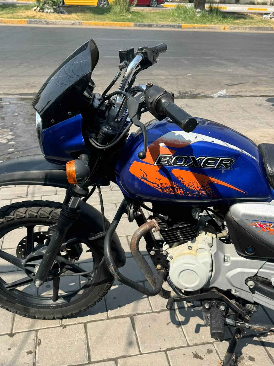سلام عليكم بوكسر موديل 22للبيع دراجه مناقصها شي جاهزه اوراق اصوليه 7 لا تبخير لا تنقيص وناعمه المكينه خرسه بمليون 300 وبيها مجال بسيط مكان البنوك ***********
