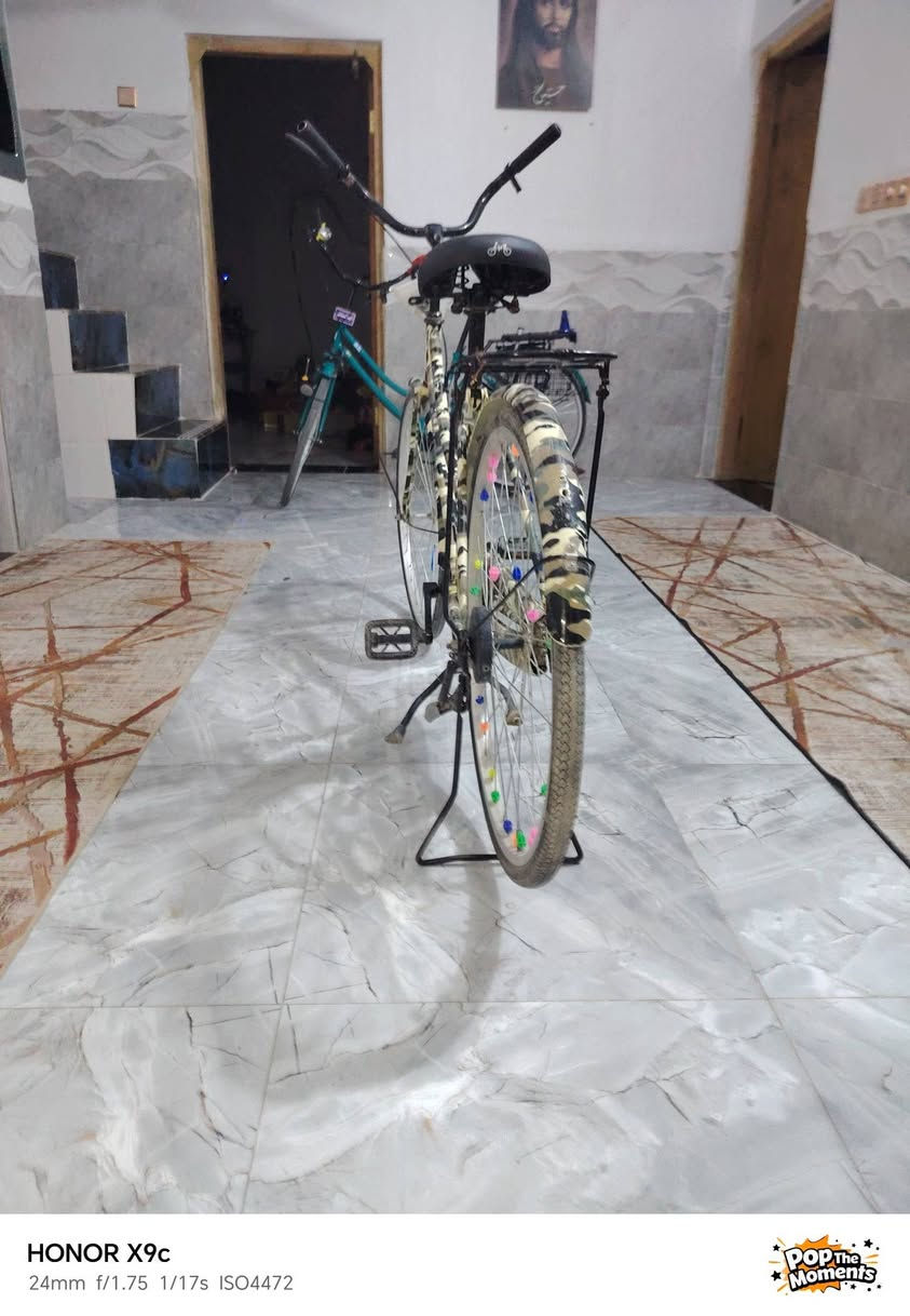سلام عليكم باسكل للبيع حجم26 باسكل لون حشداوي احله من الصور باسكل جديد حلو ماعوزه شي ابريك شخال بل مكان بي شخضات قليله السعر 130 بي مجال للشراي اي استفسار اتصل على الرقم. مكان الناصريه شطره غير متواجد على الواتساب ***********
