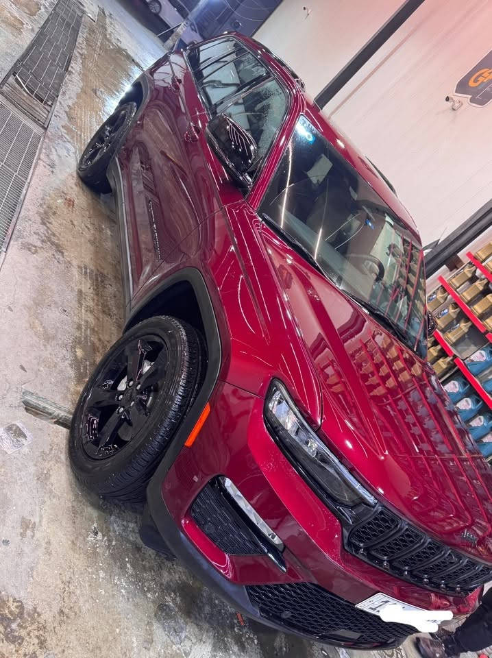 السلام عليكم ورحمة الله

للبيع Jeep Grand Cherokee 2025 Limited Plus 🇺🇸
🔹 الموديل: 2025
🔹 الفئة: Limited Plus
🔹 المحرك: V6
الموصفات
1-مقاعد جلد امامية تبريد وتدفئة 
خلفية تدفئة مع خزن وضعيات المقعد 
2- خمس كامرات محيطية 
3- شاشة كبيرة
4- رادارات وحساسات امامي خلفي جانبي
5-ويل قياس 20 انج
6- سلايد روف بانوراما على طول السيارة
7- شاحن وايرليس 
8 ممشى السيارة 19 الف ونص 
9 - السيارة مغلفة بالكامل ppf مع ضمان 8 سنوات
10 - الحادث فقط الدعامية الخلفية وصندق على كد اصباعة كارت 
11- السيارة معربة بالكامل بالاضافة الى خرائط العراق والمري قلاب عند الرجوع والتعرف على الاشخاص كذالك 
وتشغيل البلاجكتور تلقائيا مع الكامرة عند الاستادرة
 
السعر خابر وتدلل 

📍 الموقع: بغداد الكرخ - الجهاد:
📞 للتواصل: [***********
