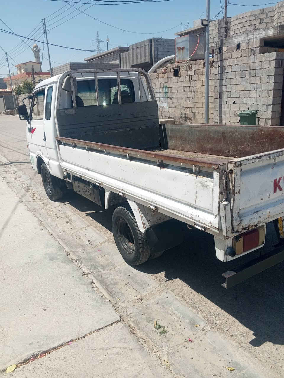 يالله السلام عليكم  كيا بنكو موديل 96 بلاديه رقم نكليزي سنويه نافذه لغايت 29 بغداد بسمي رقم شاصي واضح تخم تاير كهربائي صدر باور باتري  دوشمه كله كامل  7 جنكال مكينه بيه تبخير شرط لتحويل لسعر ٥٥ وبيه مجال مكان لسياره ديالى خان بني سعد هاتف ***********
