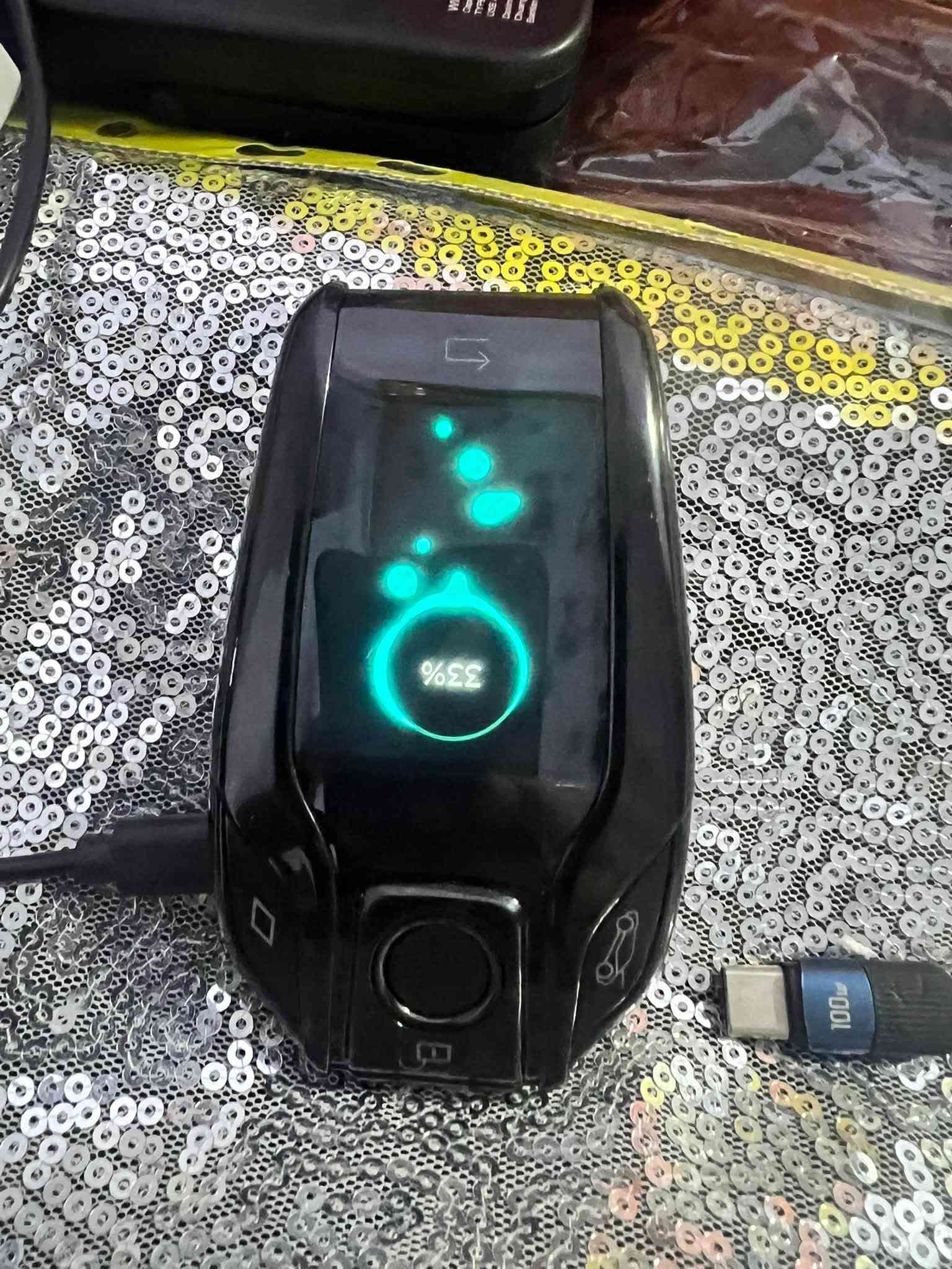 بصمة سمارت جاية بدون بطارية متشتغل بس ع شحن يرادلها بطارية نضام البيع فحم ب20 الف
