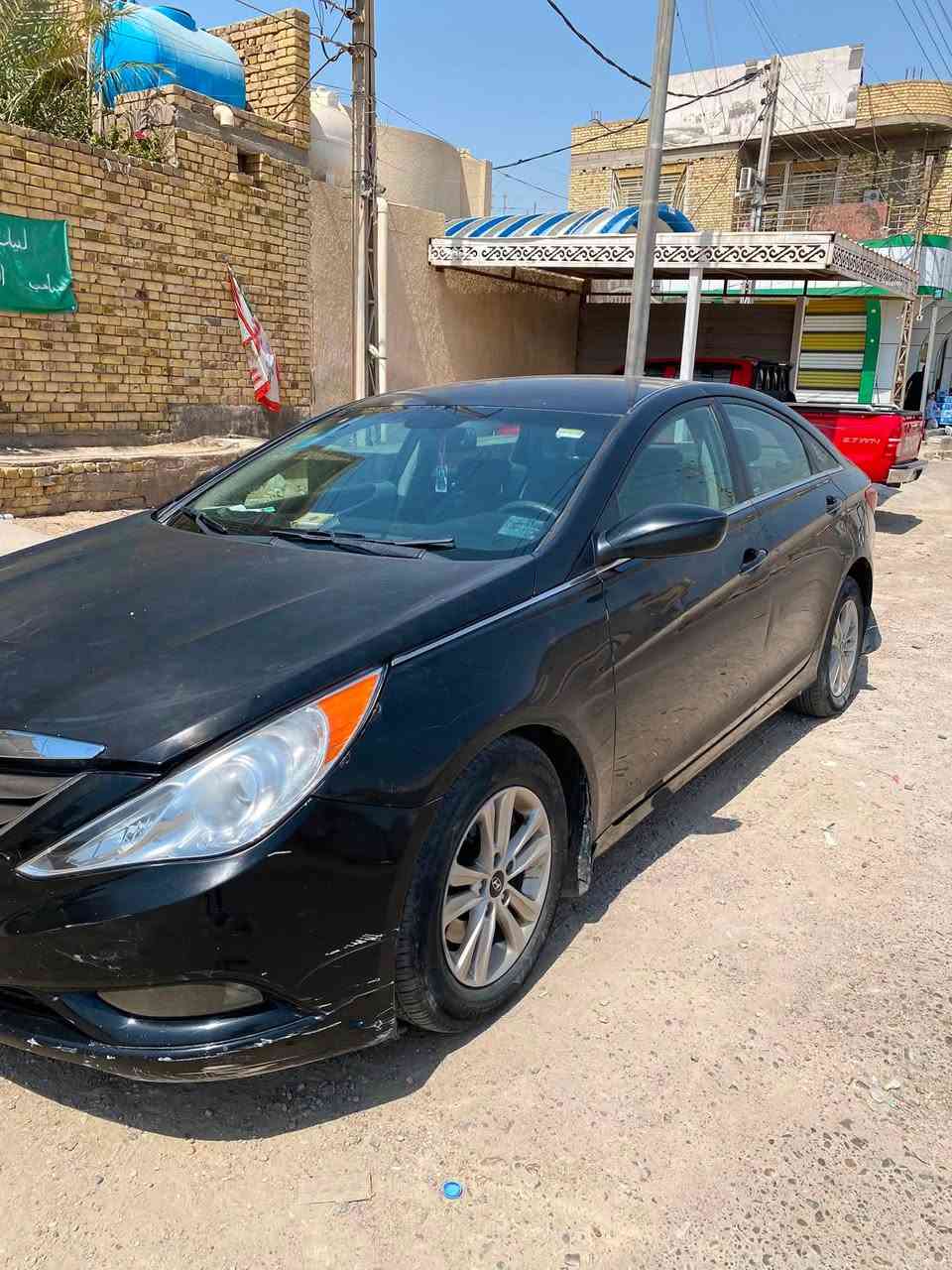 السلام عليكم
سوناتا وارد امريكي موديل ٢٠١٣
محرك ٤ سلندر 
حادث امريكا جاملغ وبنيد 
وهنا تبدل باب السايق 
رقم ميسان بسمي (سنويه منتهيه)
سعر ٧٨ وبيها مجال
***********
عنوان العماره حي نهاوند
