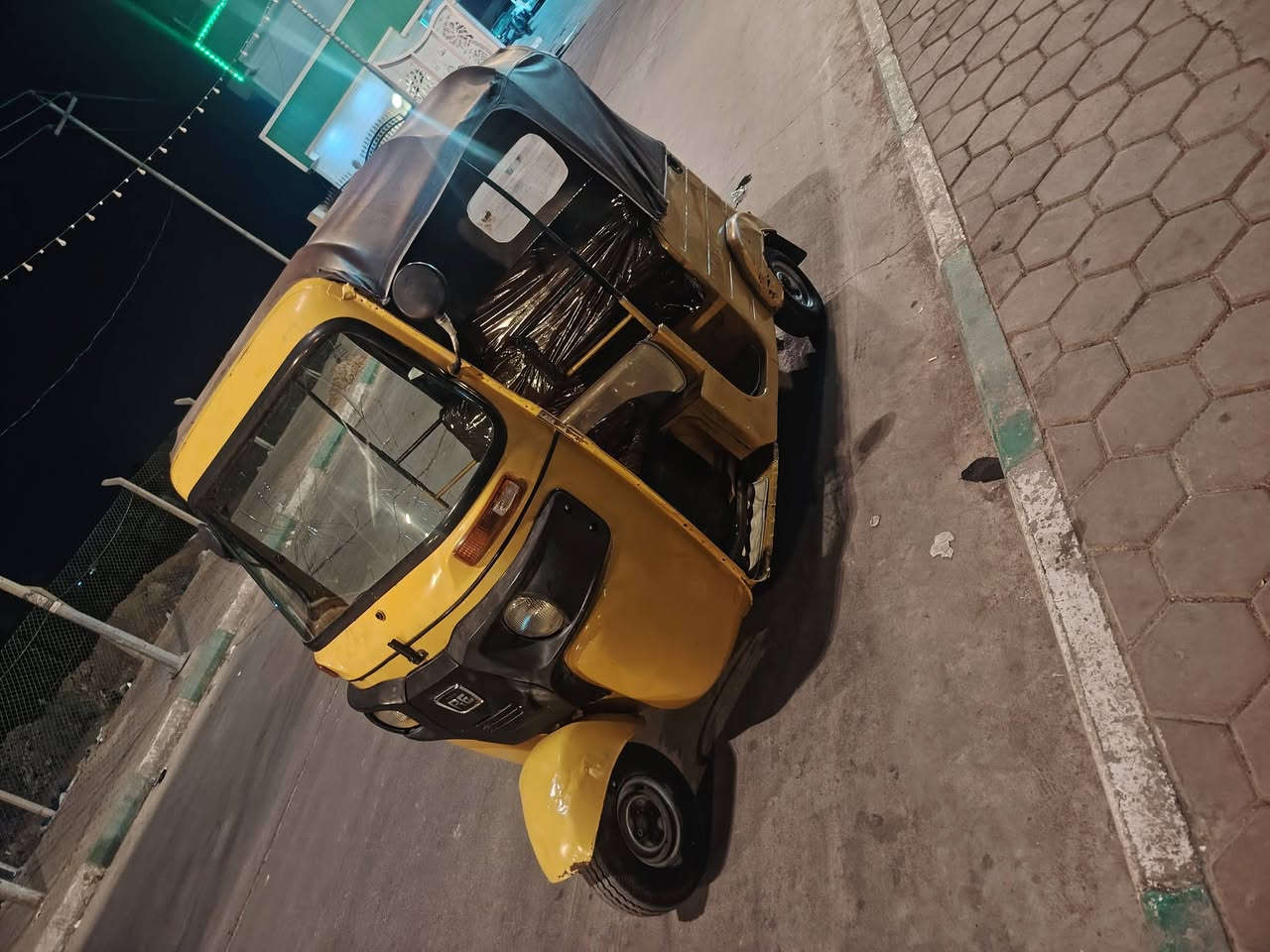 تكتك لبيع موديل 2020 رقم وسنويه مكينه مكفوله من التنقيص والتبخير والشرك السعر 5000 وبيه مجال عنواني العماره ابو رمانه الشراي يتصل ***********
