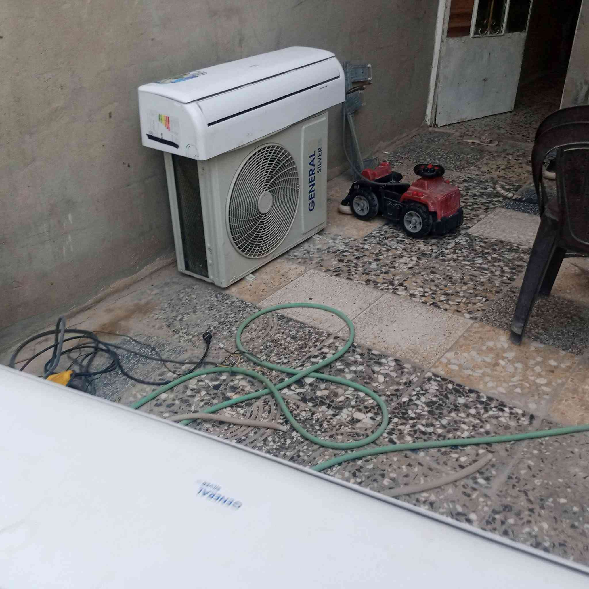 سبالت للبيع مستخدمات شهرين مكفولات جدد لك داخليات وخارجيات ما بيهن غاز ولا ريمونت ولا حمالات الداخليه بس بواري موجودات عنوان بغداد المشتل الأمين الثانية بتجاه المعلمين ***********
