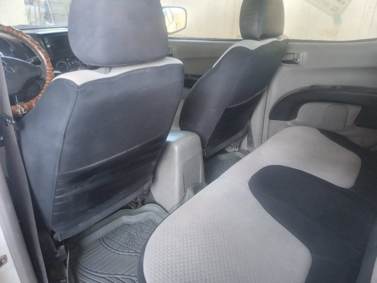 سلام عليكم عندي سيارة بيك اب٢٠٠٨ مستبوشي كاز فحل فورويل رقم بغداد دولي محرك وكير مكفول تدفئة وتبريد شغال السعر ٧٥ ورقة بيهه مجال رقم موبايلي ***********عنوان ديالى بعقوبة
