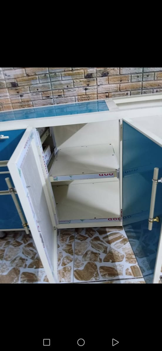 نالسلام عليكم من رخصة صاحب الكروب غراض نضيفه مال بيت كلمن وسعره الكاونتر قياسه مترتين ونص ميز طعام
سخان سبلت واحد طن نضيف شاشه بلازمه حجمه 32 
براد مي نضيف اي اسفسار خاص او ه 
*********** العنوان بغداد الخطيب
نالسلام عليكم من رخصة صاحب الكروب غراض نضيفه مال بيت كلمن وسعره الكاونتر قياسه مترتين ونص ميز طعام
