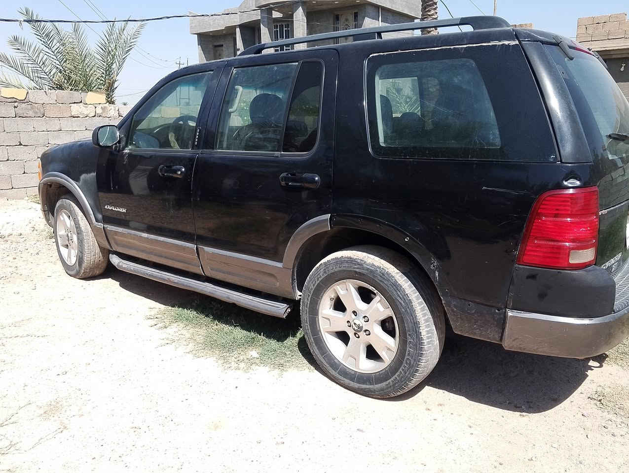 السلام عليكم
من رخصه الأدمن 
فورد اكسبلور 
موديل 2004
بغداد رقم صدامي 
محرك 8سلندر 
7راكب السيارة لاصبغ ولاتبديل بلادي 
كير محرك خير من الله تبريد بس مرات يعزل ميبرد يصير حار اي نقص الحمدالله مابيهة. 
السعر 50وبيهة مجال شي بسيط 
للتواصل ***********
