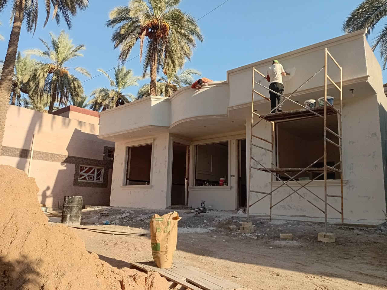 عمل جميع عمال الديكورات والاصباغ والسقف الثانوي بنسب الاسعار للستفسار نتصال ***********
