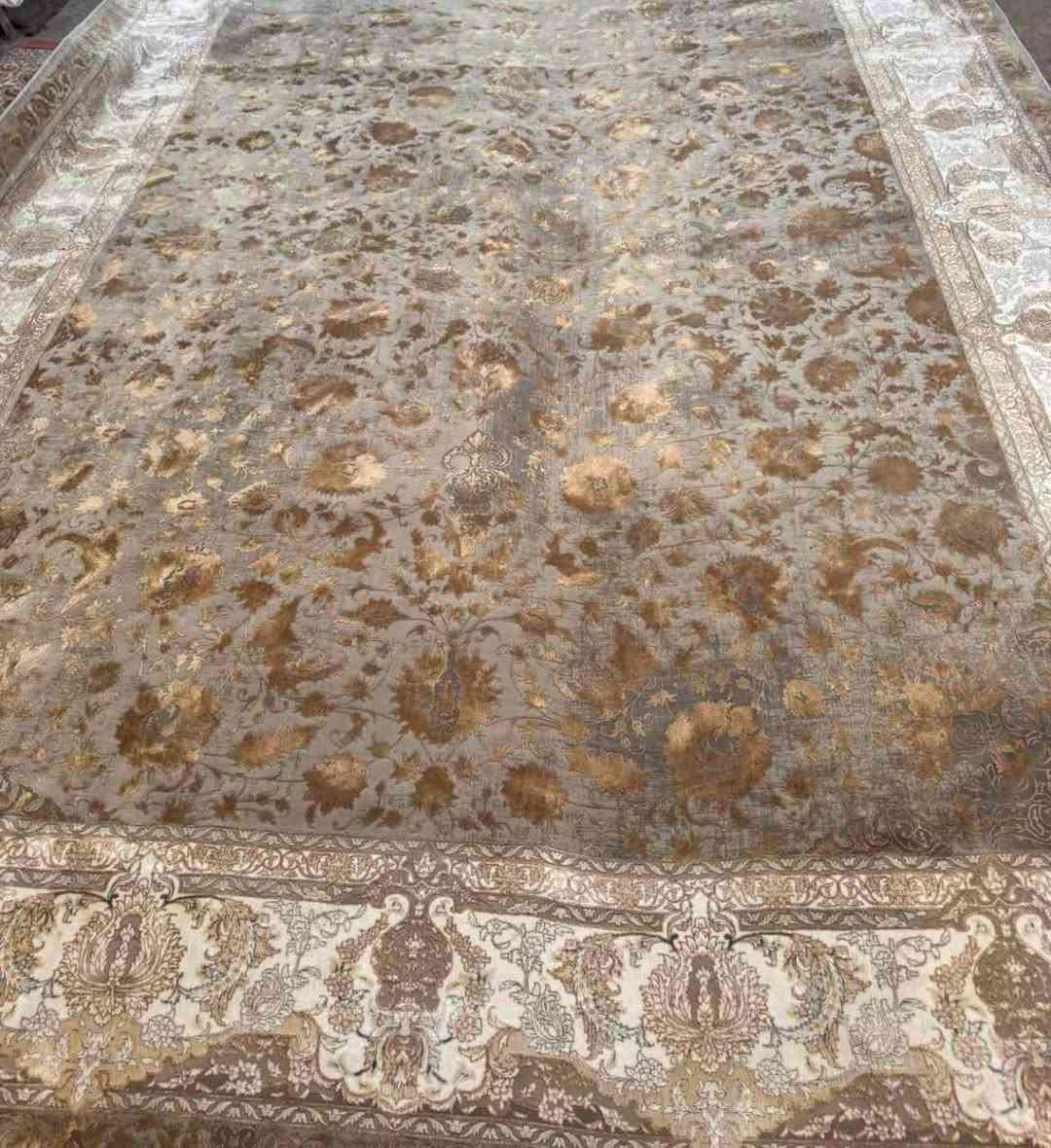 فرش ايراني • ٣×٤م • نظيف