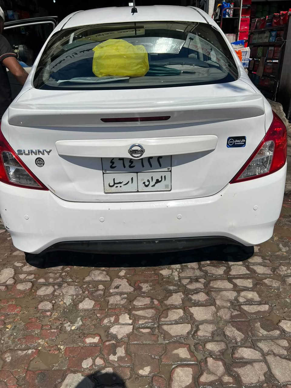 للبيع نيسان سني هندي 2018
سياره بيه فقط جاملغ مبدل نفس الون وباقي موضح بلصور 
السعر 91 بيه مجال بسيط 
للاستفسار ***********
