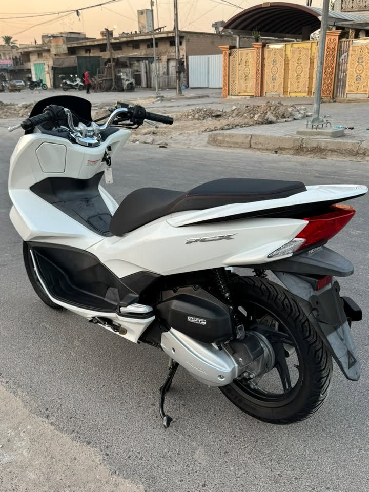 سلام عليكم خوان Pcx جيل ثاني ياباني مكفوله كفاله عامه Jf دراجه بل كارتون ماشيه 25 الف. سويجات 2.  وصل معرض موجود صارلهه شهرين من نازله تتعب تكول جديده. دهن موتل بانزين محسن.  حساس زدحام حساس ستان كلهه شغال.  حته عده موجوده مكاني بغداد. بلديات. ***********
