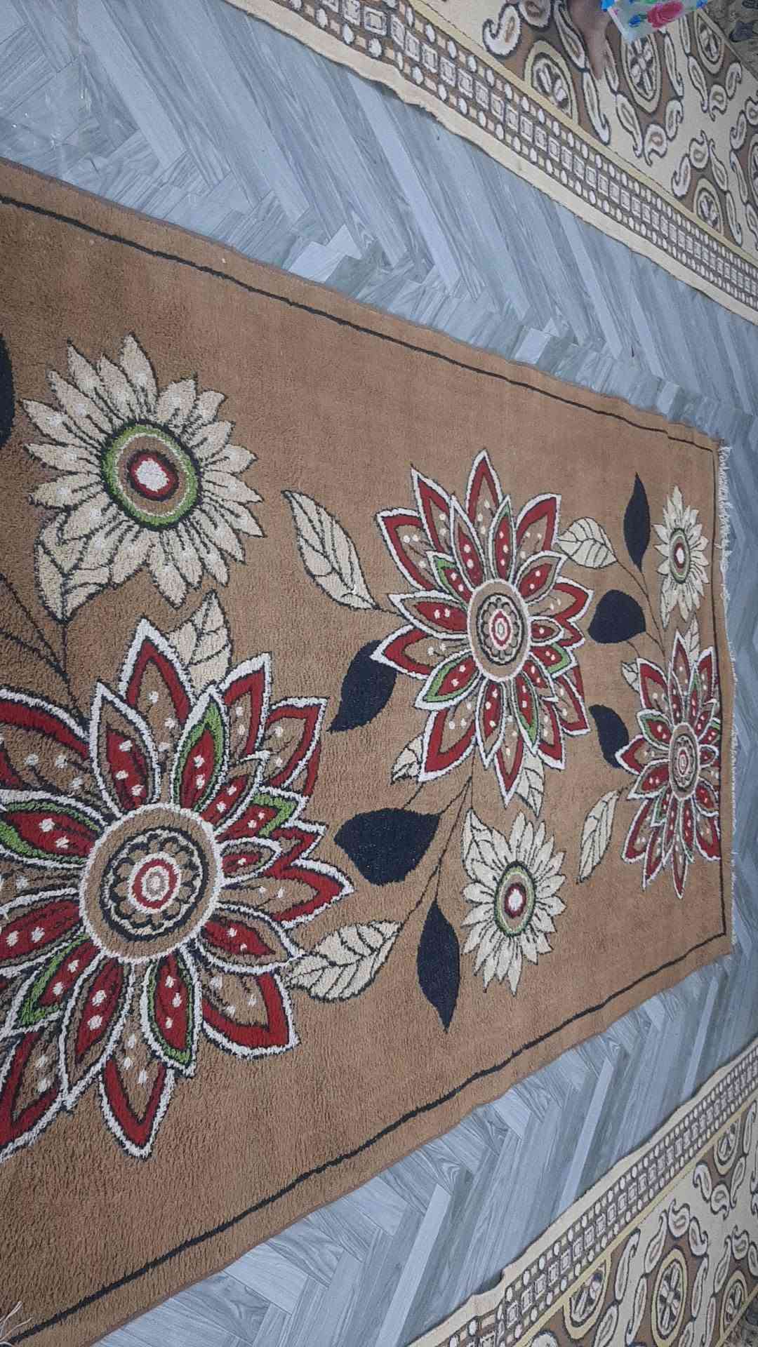 ميز باب سلايت قياس متر قوي كلش ب١٥  زوج مدات٣متر ب١٥ ستعمال قليل زوج مدات ٣متر وفرشه ٢في٣  كلهن ب٣٥  زوليه متر ونص ب٢ متر ب١٥  فرشات لوحده ب١٠ جدد  شراي يتصل ***********

نص مكتوب في الصور:
- زوج مدات قياس ٣ متر ب١٥ استعمال قليل
- زوليه متر ونص ب ٢ ب ١٥ نضيفه كلش
- هيه فرشه وهيه لحاف استعمال قليل ب١٠
- فرشه جربايه ديباج ب١٠ جديده