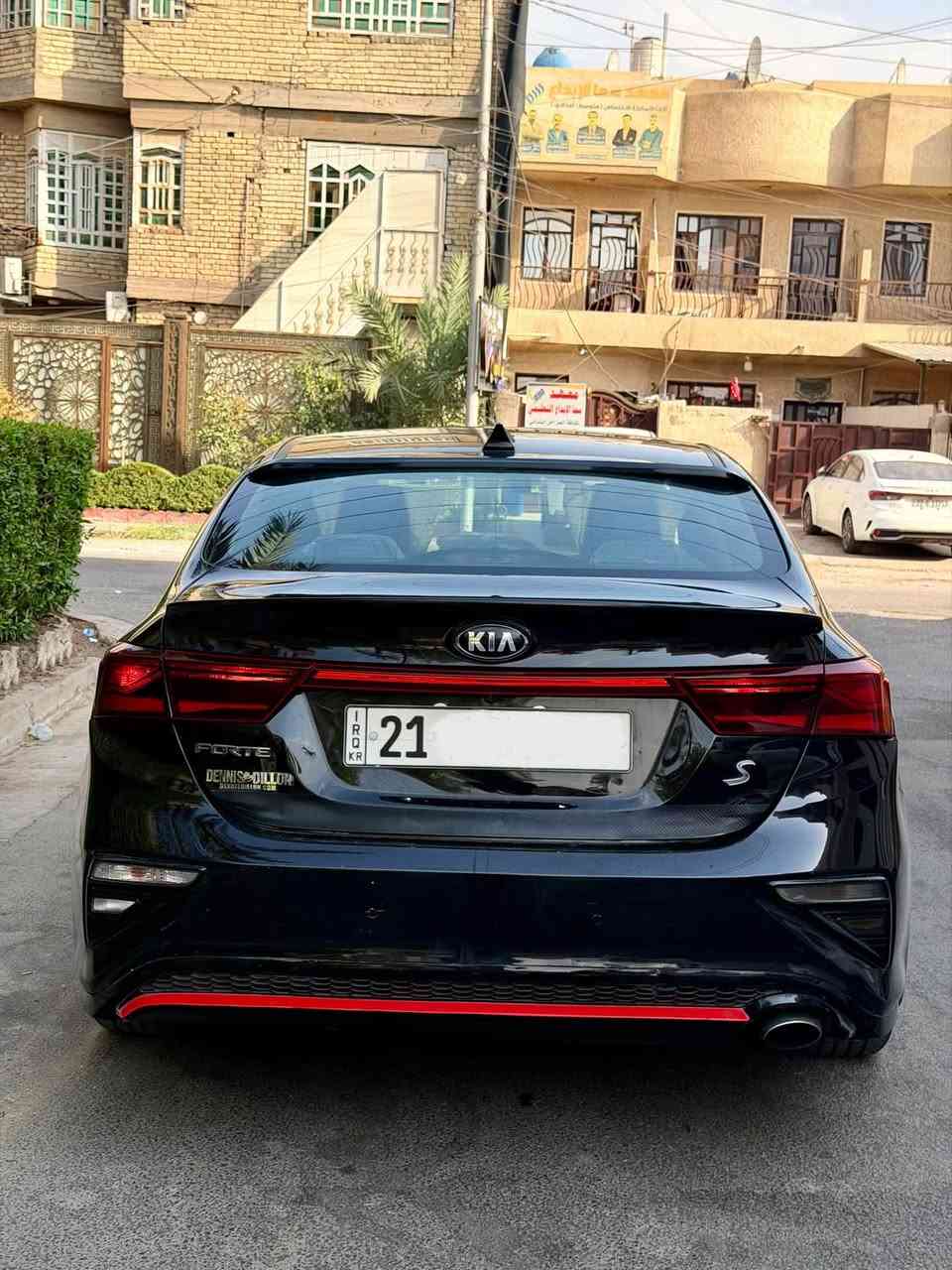 السلام عليكم
كيا فورتي 2019 وارد امريكي 
حادثها طخه بالبنيد وجاملغ 
بدون دواخل بدون ايرباك 
مكينه 2000 دوش شاشه كامره رادارات 
السياره جديده جداً 
مكينه كير At مكفولات 
تبريد حداديه تخم تاير كله جاهزه السياره 
السعر ١٠٦ بيها مجال بسيط 
المكان بغداد 
رقم الهاتف ‭‭*********** 
(( غير متواجد فيس))
