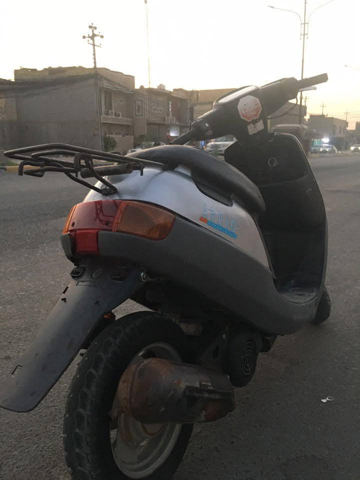 سلام عليكم دراجه بطه للبيع مديل 2000 دراجه نضيفه بمعنه كلمه شرط شلعه او معدل ما نقصه شي كامله مكمله سلف شغال هندر  مابيه ولا صوت كير ولا روله مابيه شاصي مكفول كفرات بلادي دراجه كامله ما نقصه شي  سعر 275الف او بيه مجال مكاني كربلاء الحولي ميه يم قاعت سوفانه هاذه رقمي بي واتساب ‭***********
