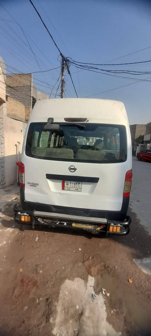 سياره نيسان يورفان ٢٠١٤ مكينه وكير مكفولات سياره نضيفه بيهه نص من باب السلايت رشه صبغ وبالجنطه شبرين رشه صبغ تبريد ثلج السياره جاهزه مابيهه اي نقص رقم بغداد وبسمي تحويل ثاني يوم 
سعر ١٦٥ وبيهه مجال للشراي 
السياره مكانه بغداد الدوره 
***********
