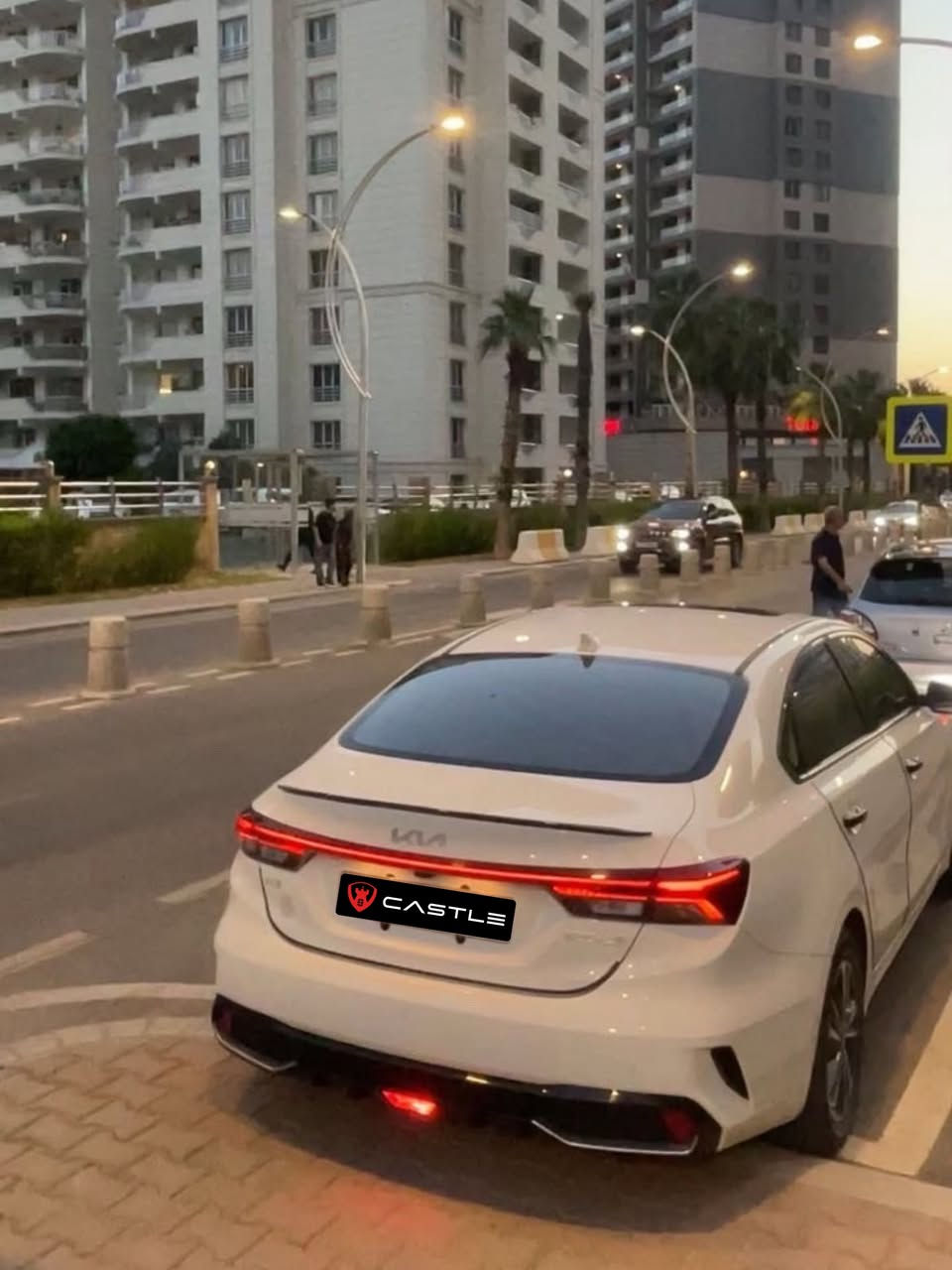 🚘🔥 للبيع Kia K3 2024 – وارد صيني 🇨🇳 
✨ المواصفات:
• موديل 2024
• محرك 1.5L دبل نوزل
• وارد صيني 🇨🇳
• ممشى 16,000 كم فقط
• السيارة استخدام شخصي ومحافظة عليها
• بعدها بوضع الشركة من الداخل والخارج
• داخلية نظيفة جداً ومحافظة
• كشنات جلد
• فتحة سقف بانوراما
• 4 مودات قيادة مختلفة
• ليدات داخلية
• شاشة ومواصفات حديثة
• كاميرا خلفية
• تحكم بالمقود
• تحكم كهربائي بالنوافذ والمرايا
• تكييف قوي
• مثبت سرعة
• أنظمة أمان متعددة
• شكل رياضي وأنيق جداً
• سيارة اقتصادية وعملية للاستخدام اليومي

🔧 بالنسبة للحادث والصبغ:
السيارة بيها حادث بسيط سابقاً، والصبغ فقط تقريباً 4 أصابع بالبونيد، وماكو شي مخفي عن المشتري. السيارة حالياً مرتبة وجاهزة للاستخدام.

💰 السعر: 148 ورقة
 
للتواصل: ***********
