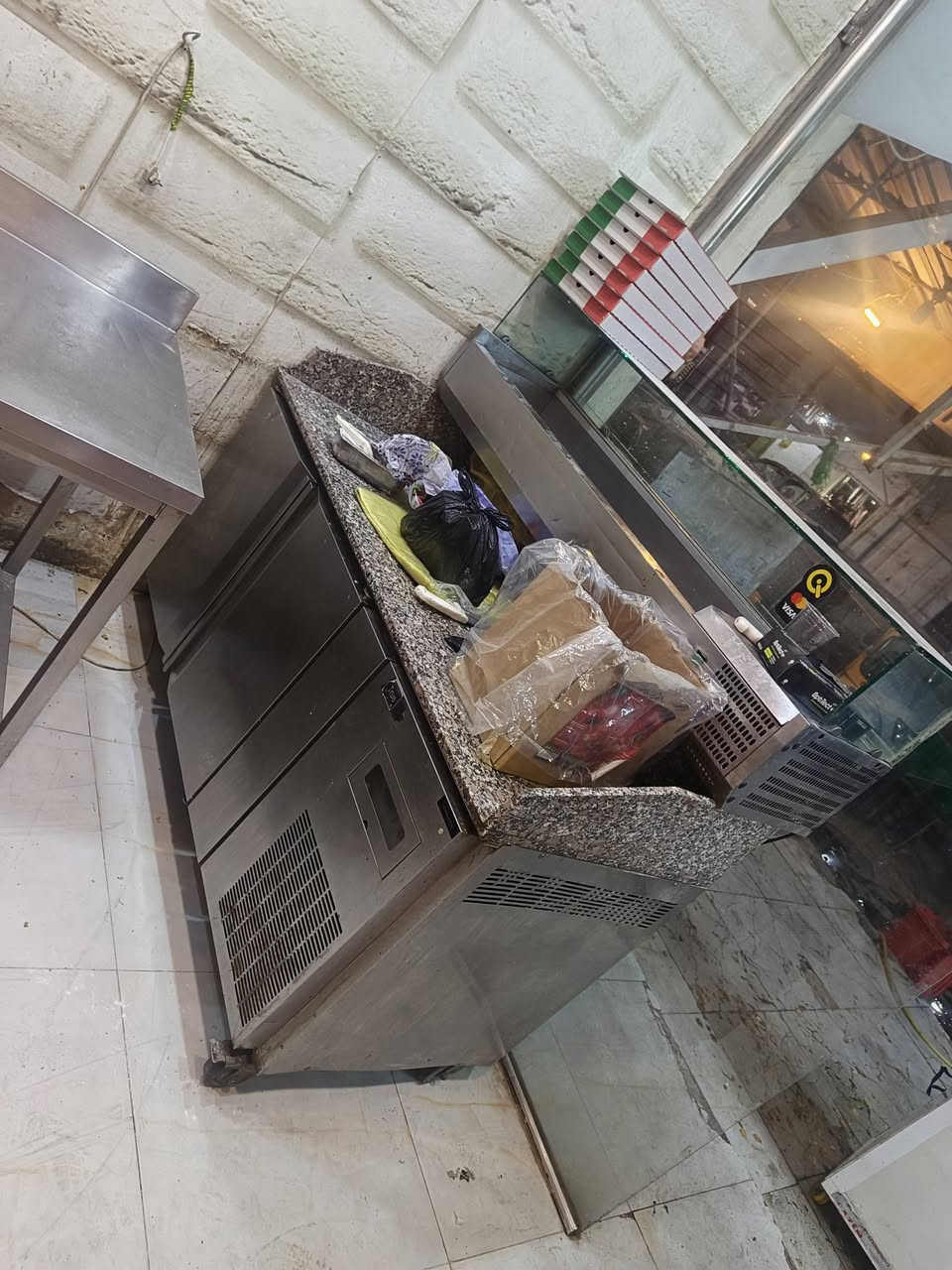 أغراض مطعم للبيع 
***********
