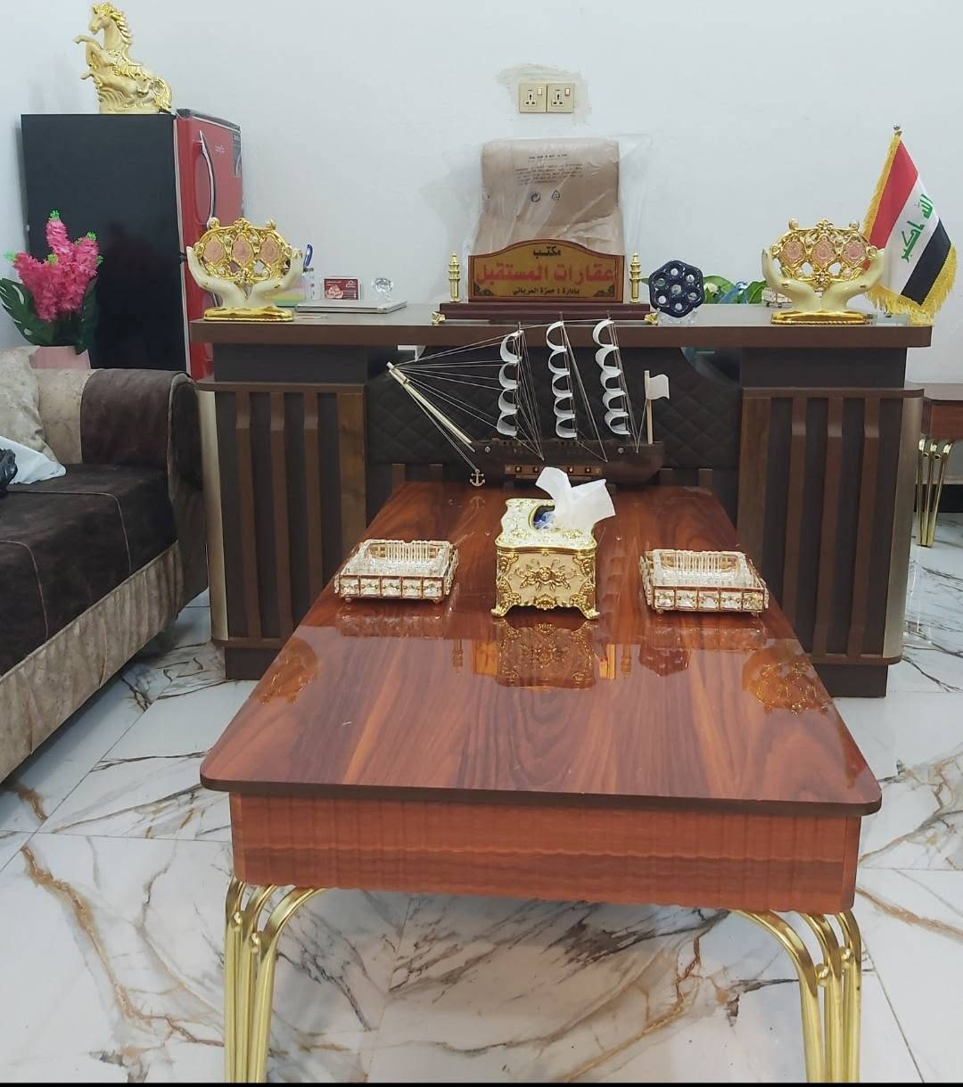 مكتب كامل • كرسي جلد دوار • جدد استعمال قليل
