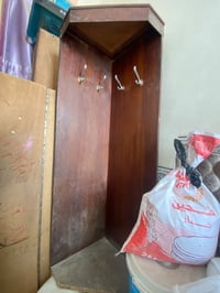 غرفة اخشاب • قديمة • نظيفة