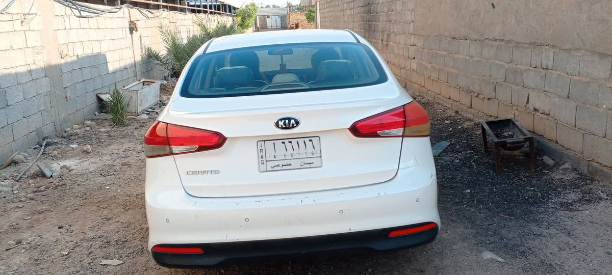 السلام عليكم
للبيع كيا سيراتو 2018خليجي 
5ويل كب 
1600 دوش  + كير At على وضع الشركة
مري شفط
تبريد قطعتين
 مبدل بيها بابين جهة السائق
دوشمه ارضيه جلد 
المكان ميسان -العماره 
السعر115 وبيها مجال 

‏‪***********‬‏
