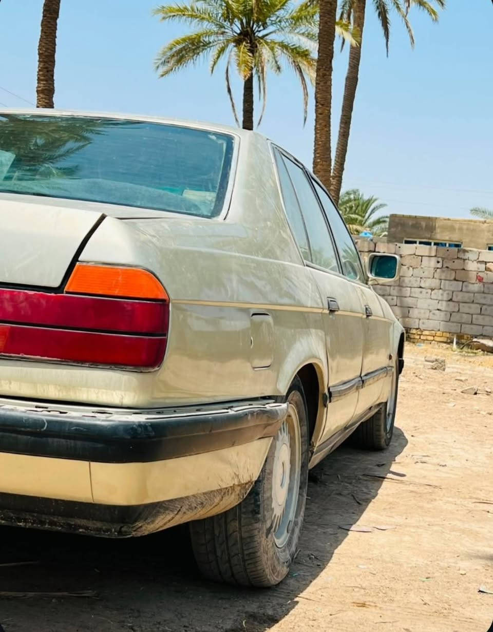 سلام عليكم بي ام للبيع او مروس مديل 1992كير ومكينه وحداديه جديد مصبوغه عام جماليه سنويه ل27 مكاني السعر40وبيها مجال  نجف كوفه عباسيه للاستفسار ***********
