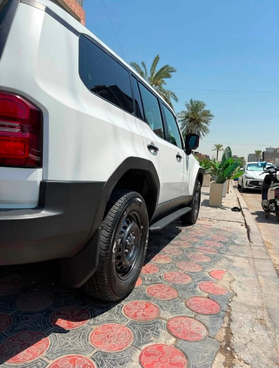 سلام عليك لبيع
سياره برادو مديل ٢٠٢٥ 
رقم بغداد 
مكينه ٢٥٠٠ تيربو
ماشي ٣٣٩٠ كيلو يعني اخت الزيروه
مغلف الابيض مات شركت ساز 
اصلي فول عميه السعر ٦٧ مليون  
***********
