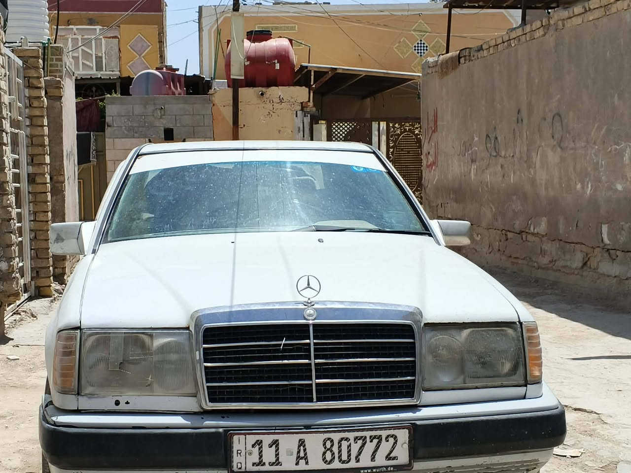 سلام عليكم سياره للبيع مارسديس موديل 1988 سياره جاهزه نضيفه مكينه 2 ونص العنوان بابل القاسم  السعر ٤٢ وبيها مجال الرقم:  ***********
