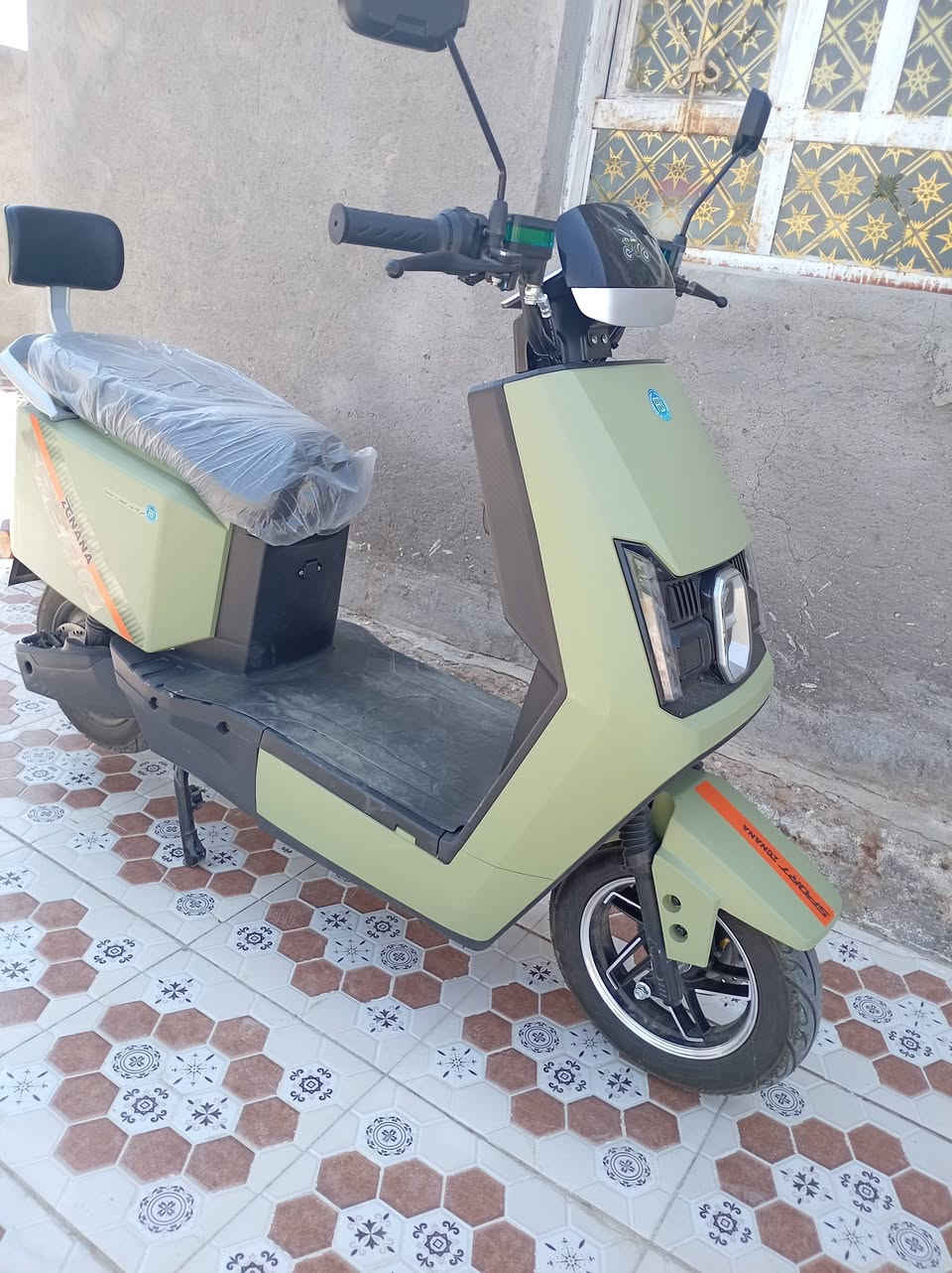 دراجة شحن للبيع سته باتري نضيفه جديدة استخدام اسبوعين فقط
هورن
دبل اشاره
ثلاث نمر
بك R
بارك P
سرعه حقيقة 70
تمشيك 80 كيلو حقيقي. السعر خاص مكان الرميثة استفسار ***********
