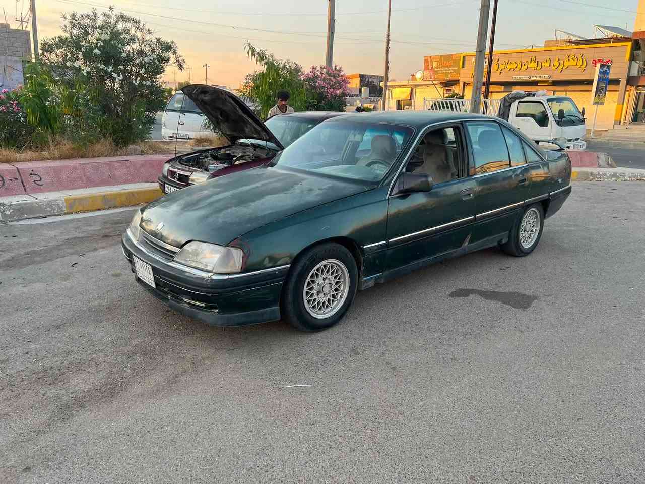 اوميكا موديل 1992. سنويه جديده بطاقه بنزين سياره يحتاج صبغ جمالي فقط. *********** ما اجاوب خاص. ***********. واتساب سعر25. ورقه
