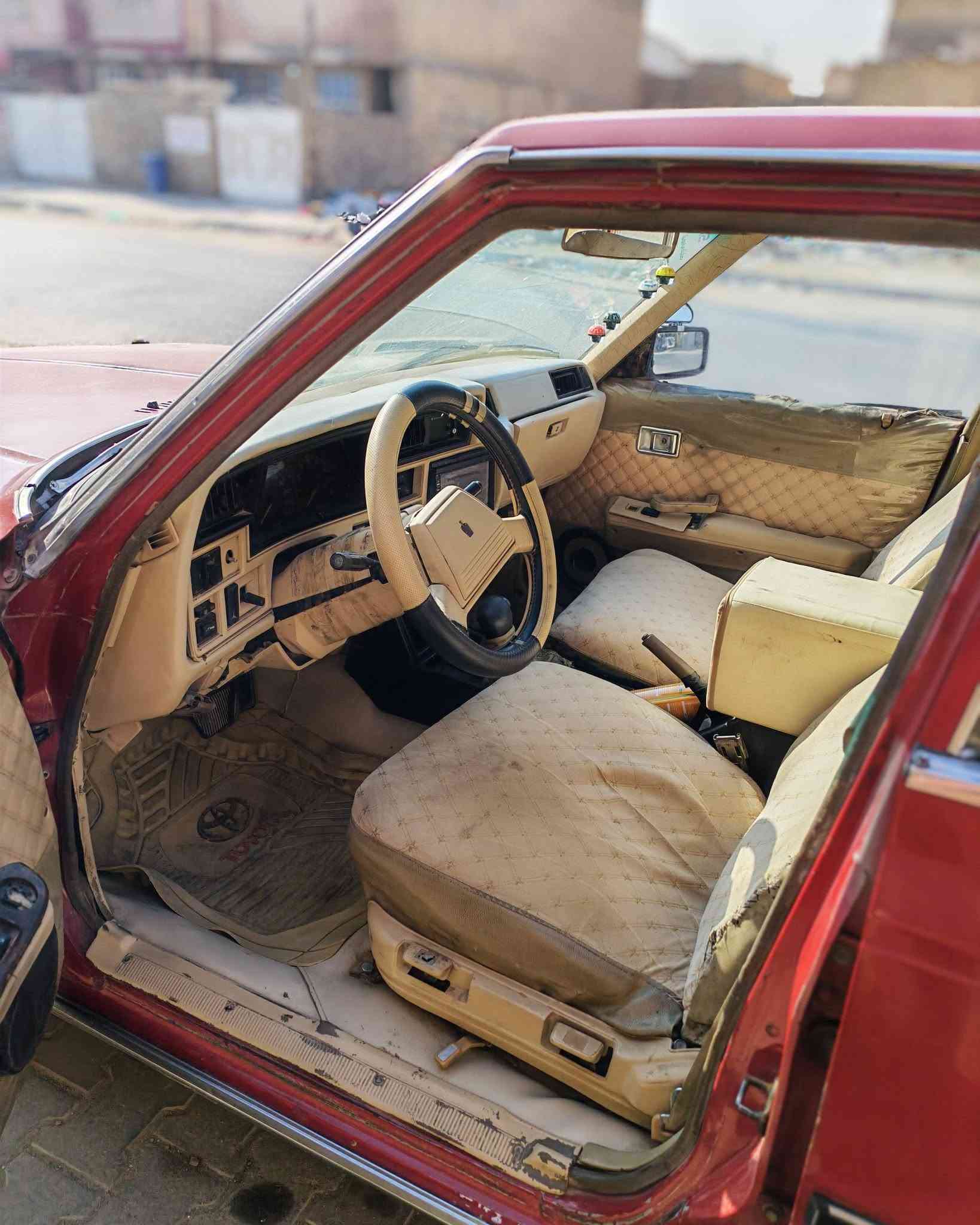 سوبر كراون
1982
 السيارة مصبوغة حزام فقط مكفول من الضربة والمعجون
منظومة تبريد جديدة (بضمان ستة أشهر) 
محرك وكير vvti (ونجي) 
كهربائيات السيارة كلها شغالة 
رقم السيارة مميز كركوك  
مشروع وطني تحويل مباشر 
عنوان بغداد الحسينية 
للاستفسار 
***********
