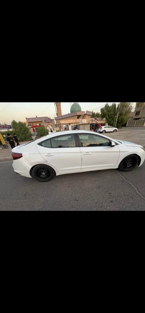 النتره 2020
رقم بغداد
حادثه صندوك وبيها مكانات 
صبغ ب 105
***********

