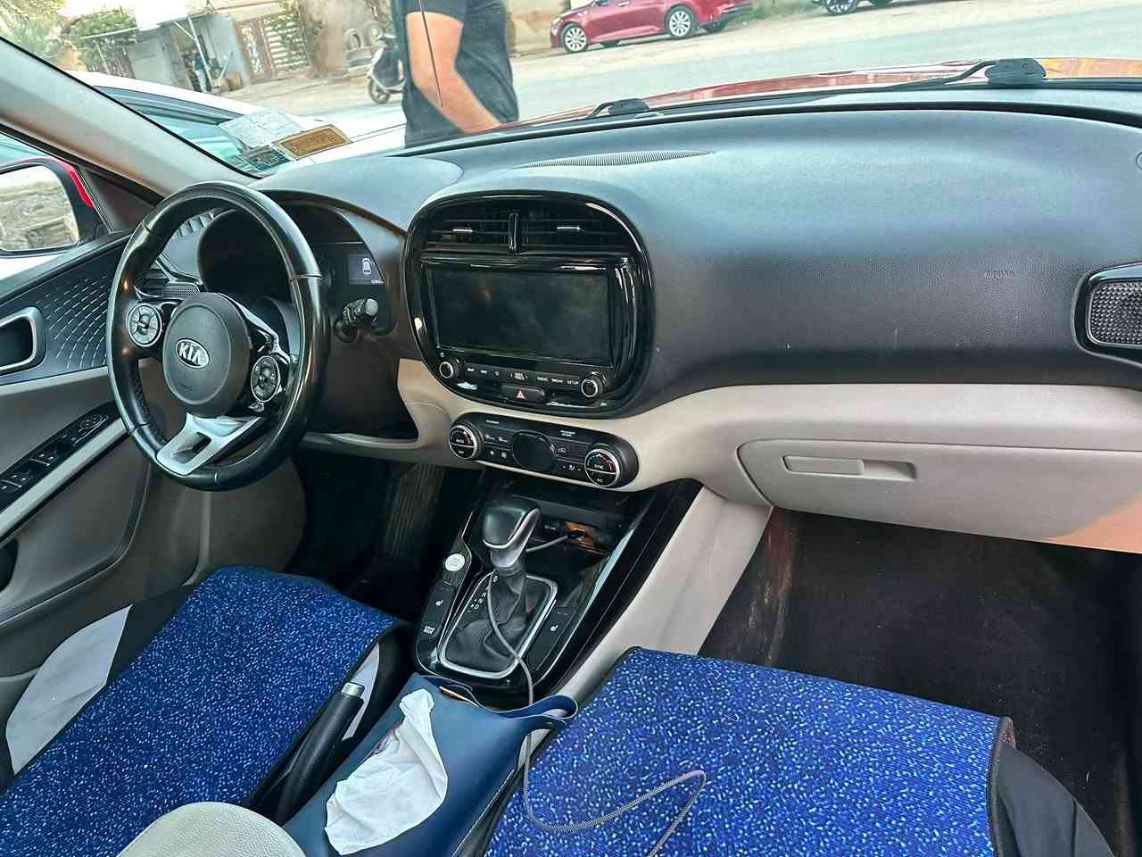 سلام عليكم صول ٢٠٢٠

* كشن كهربائي
* كشن تدفئة وتبريد 🔥❄️
* شاشة كبيرة
* نظام تحديد المسار
* تنبيه وجود سيارة قريبة بالمراية (Blind Spot)
* نظام توفير الوقود / إيقاف وتشغيل المحرك عند التوقف
سياره داخله نظيف بنسبه ١٠٠٪؜
سونار كدامك 
سياره بابل وسنويه بسمي
رقم ***********
