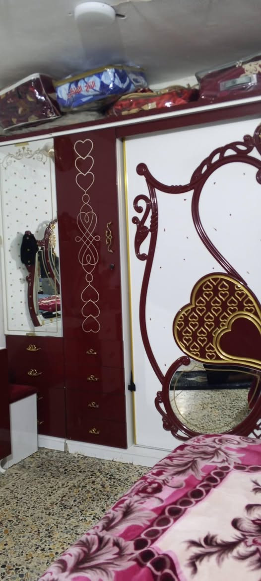السلام عليكم
غرفه تركي مستعمله للبيع 
٩ قطع مع السرير والكنتور 
السعر مليون و٩٠٠ وبيها مجال 
داخل الحسينية 
الإتصال والتواصل واتساب 
***********
