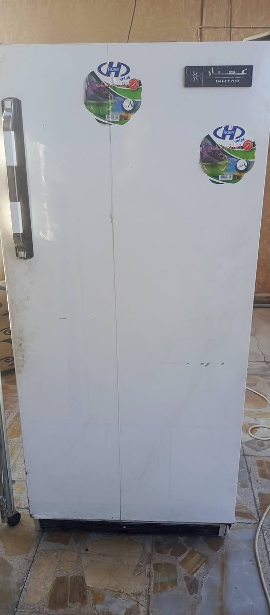 السلام عليكم.. مجمده كونكورد باب اول نظيفه شغاله ماطورها ما مبدل اريدها ب 200 الف وبيها مجال.. ثلاجة عشتار باب اول نظيفه شغاله ماطورها ما مبدل اريدها ب 150 وبيها مجال.. مكان تكريت للتواصل ***********
