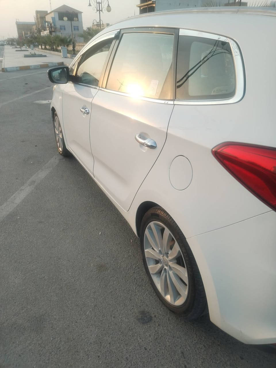 كيا كارنزه سبعه راكب موديل 14خليجي كفالةرقم ذي قار بسمي سعر 125بيها مجال قليل هذا رقمي ***********
