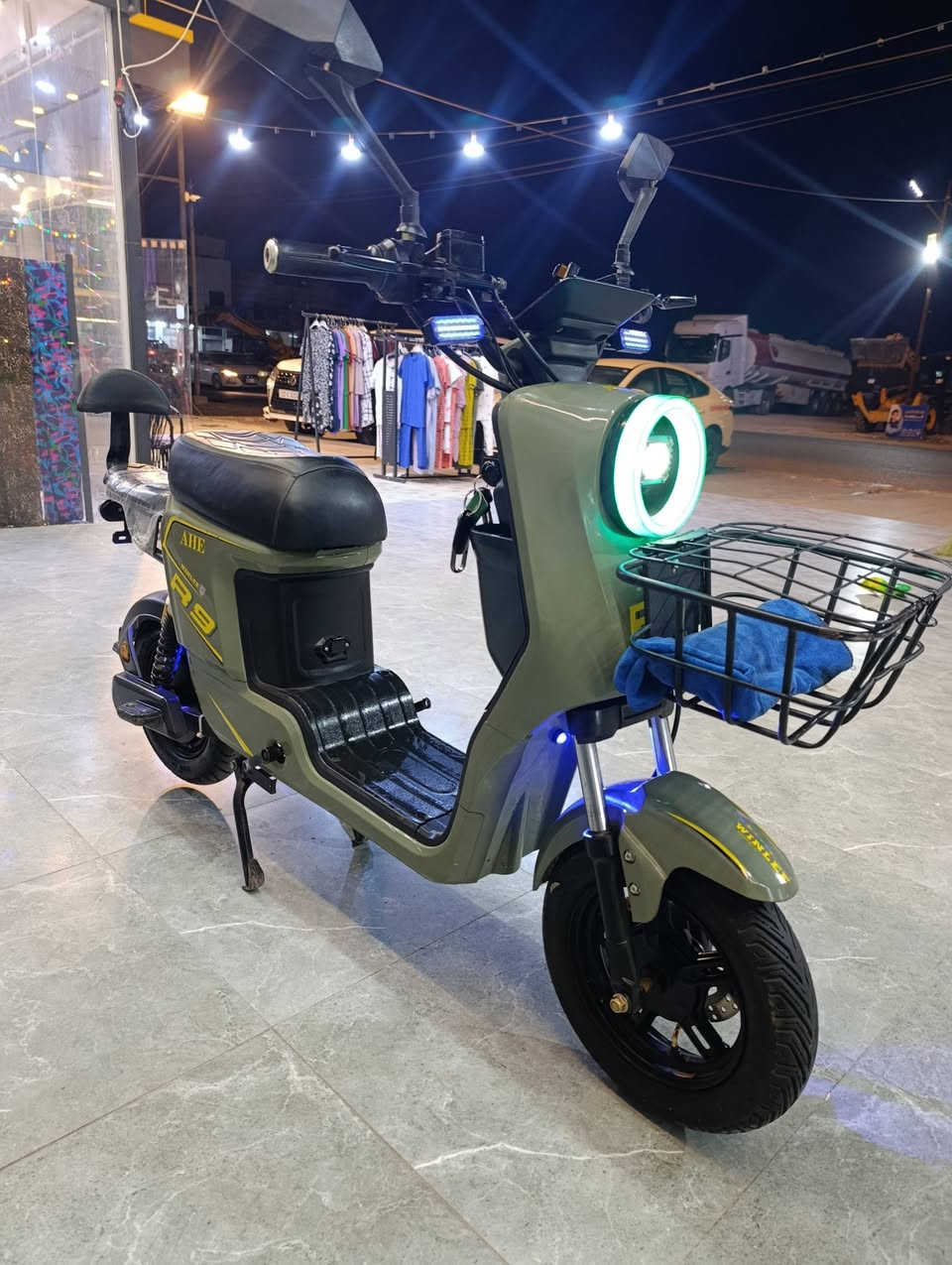 ماطور شحن نوعية R9 اخو الجديد استخدام قليل فول مواصفات بلوتوث بصمه كرت السرعه 109 بطاريات كبار 5 سعر 530الف ومجال 
*********** وتس
