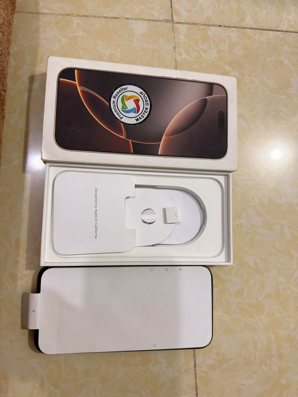 السلام عليكم اجهزه للبيع 16برو ماكس لون ذهبي مامفتوح نضيف كامل ملحقات
البطارية 99%
ذاكرة 256

16برو ماكس لون تيتانيوم  مامفتوح نضيف كامل ملحقات 
البطارية 94‎%‎
ذاكرة 256

14 برو ماكس لون اسود ما مفتوح نضيف البطارية 77  ذاكرة 256
السعر خاص التواصل ***********
