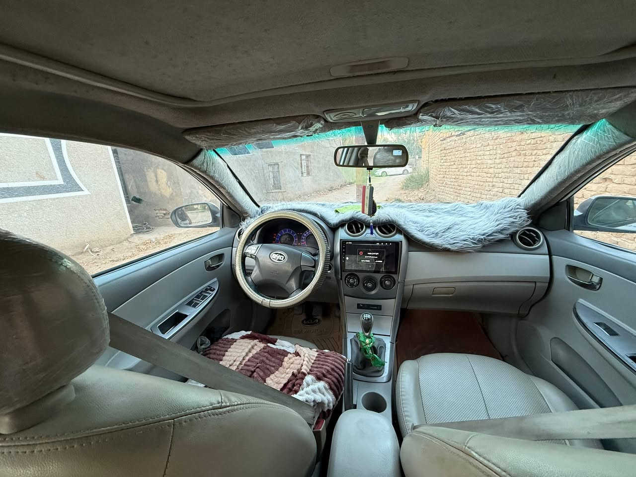 سياره BYD موديل 2023//G3
سنويه لل30 مداور ثاني يوم 
كير مكينه حداديه تبريد فول
1.فتحه
2.بصمه
3.كشنات جلد
4 كهربائيات كله شغال
5.شاشه
6.اشاير بالمري 
 بيه طخه بالدعاميه الوره 
السعر 42 وبيه مجال حك الجيه السياره خير من الله ترايك وين ما تريد
*********** واتس و اتصال 
والخاص موجود

