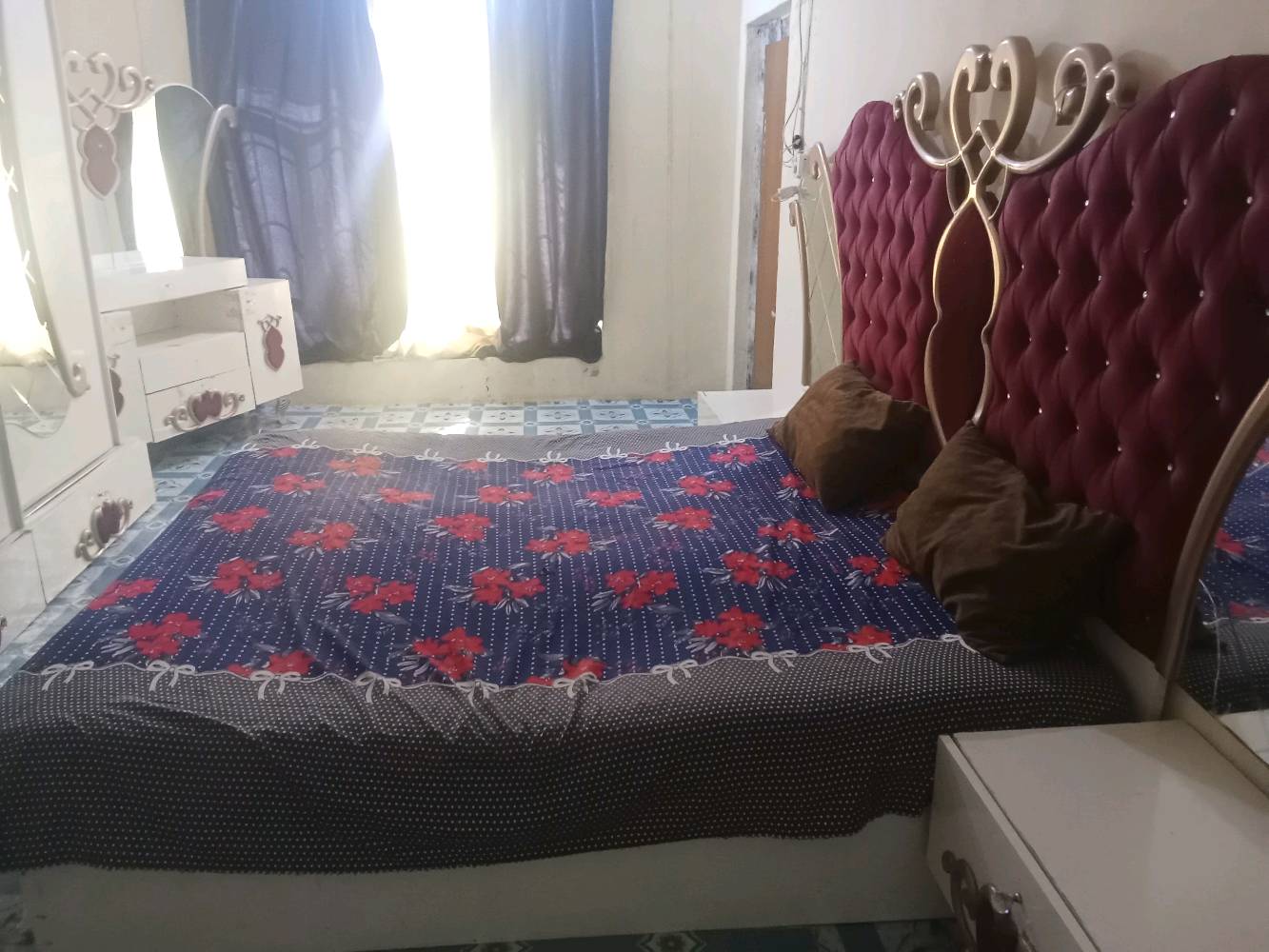 غرفة نوم تركية • ٦ قطع • أبيض وخمري