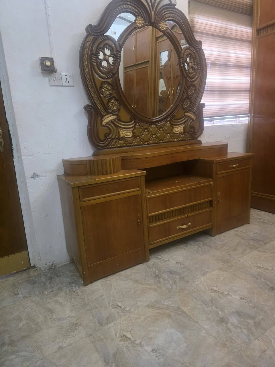 السلام عليكم غرفه صاج حطاطه مستخدمه السعر ٥٥٠
***********
